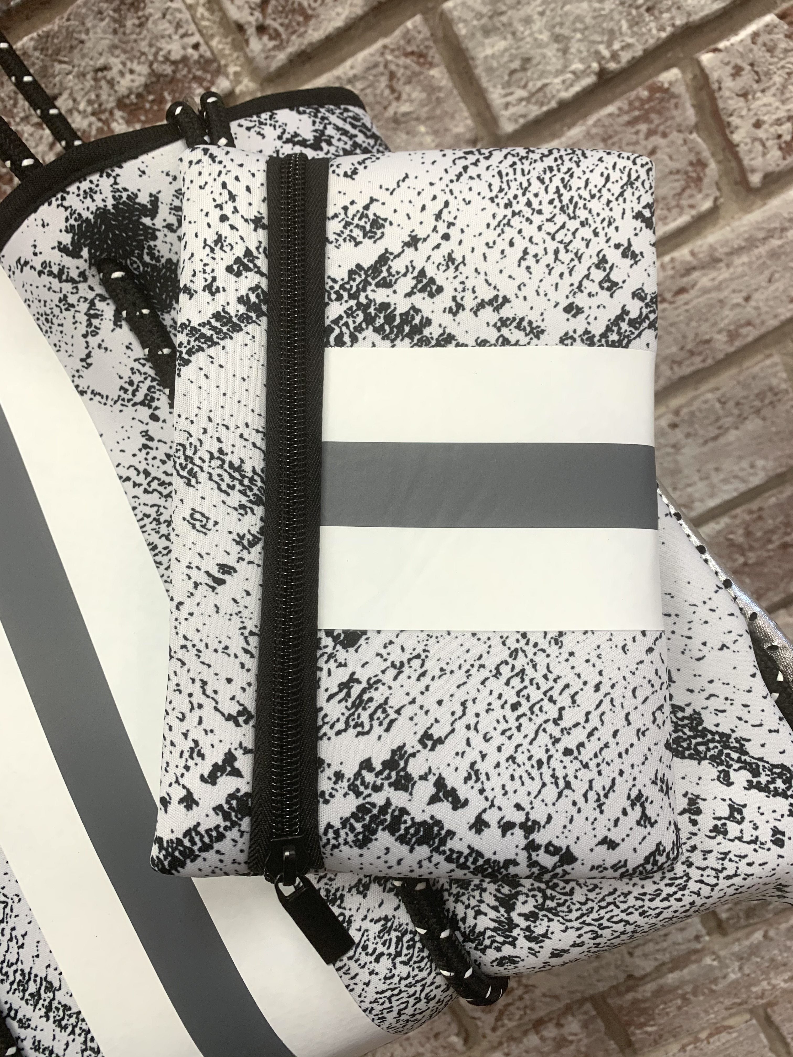 Brady Neoprene Tote neo neo