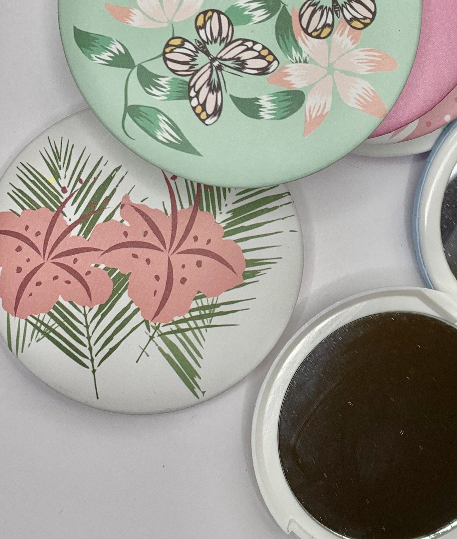 Cutie Cosmetic Mirror Accessories Johnathan Michael's Boutique